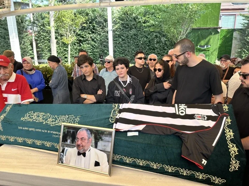 Gazeteci Reha Muhtar İstanbul'da Son Yolculuğuna Uğurlandı