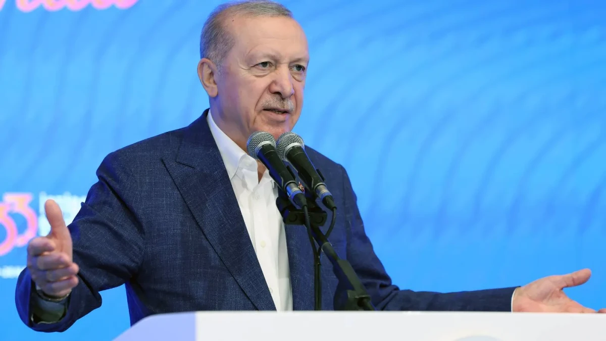 AKP’de kabine değişikliği ertelendi, teşkilat revizyonu gündemde