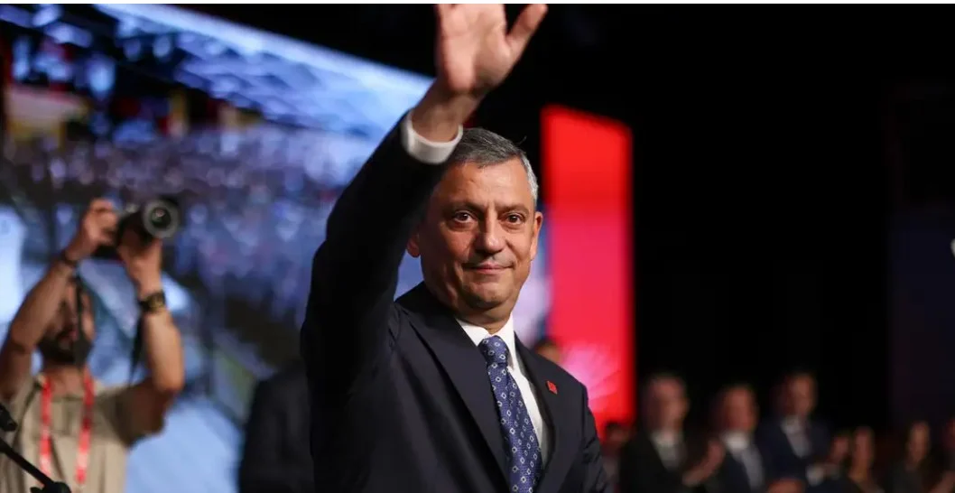 CHP’de Özgür Özel hamlesi: 111 vekilden 12 Temmuz kurultay çağrısı