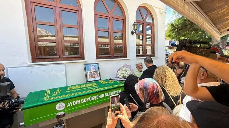 Ece İrtem Kuşadası’nda toprağa verildi, ölüm nedeni araştırılıyor