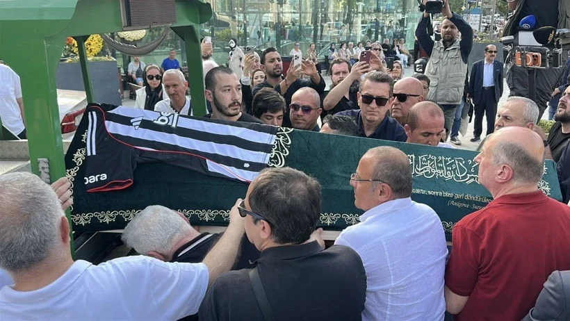 Gazeteci Reha Muhtar İstanbul'da Son Yolculuğuna Uğurlandı