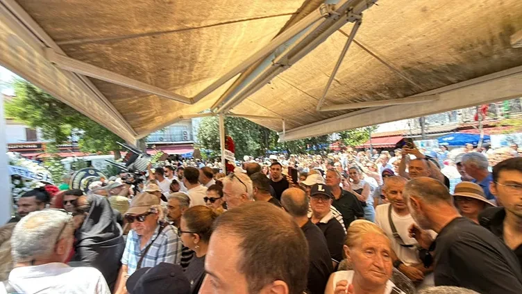 Ece İrtem Kuşadası’nda toprağa verildi, ölüm nedeni araştırılıyor