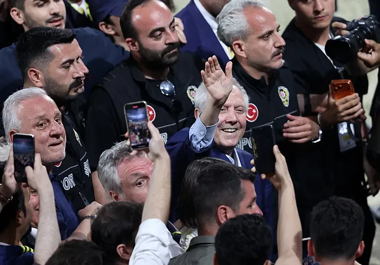  Aziz Yıldırım’ın dönüşü Fenerbahçe’de yeni dönemi başlatıyor