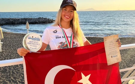 Eda Savcıgil Capri–Napoli parkurunu solo geçen ilk Türk oldu