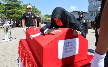 Şehit Tayfun Baş’a eşinden yürek yakan veda: Baban melek oldu