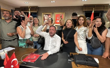 CHP İzmir’de görev değişimi krizi: Deniz Yücel’in sözleri gündem oldu
