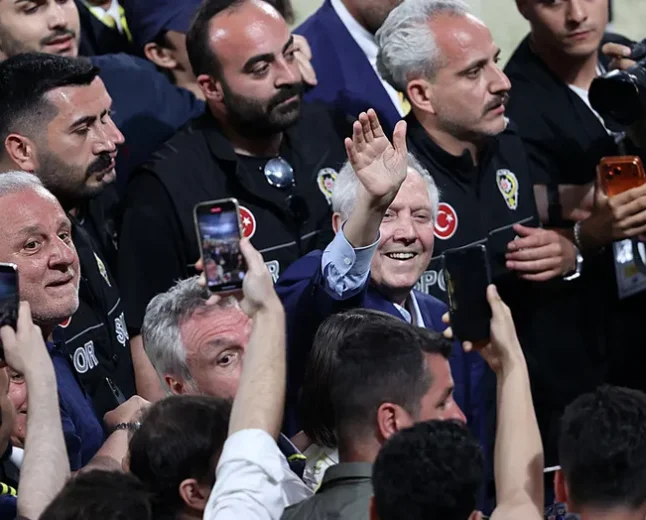  Aziz Yıldırım’ın dönüşü Fenerbahçe’de yeni dönemi başlatıyor