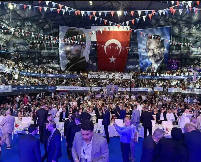 Yavuz Ağıralioğlu’na İzmir’de yoğun ilgi siyasetin gündemine oturdu