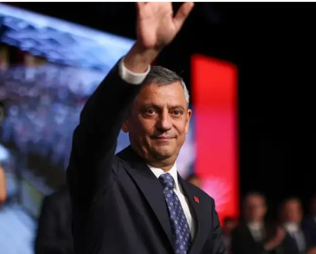 CHP’de Özgür Özel hamlesi: 111 vekilden 12 Temmuz kurultay çağrısı