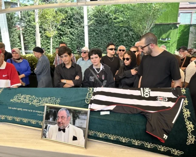 Gazeteci Reha Muhtar İstanbul'da Son Yolculuğuna Uğurlandı