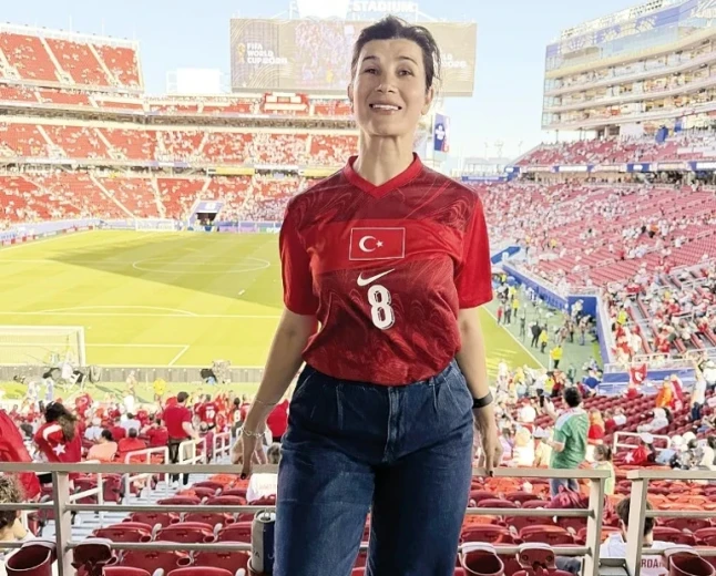 San Jose’de Türk taraftarlar Paraguay maçı için tribünleri doldurdu