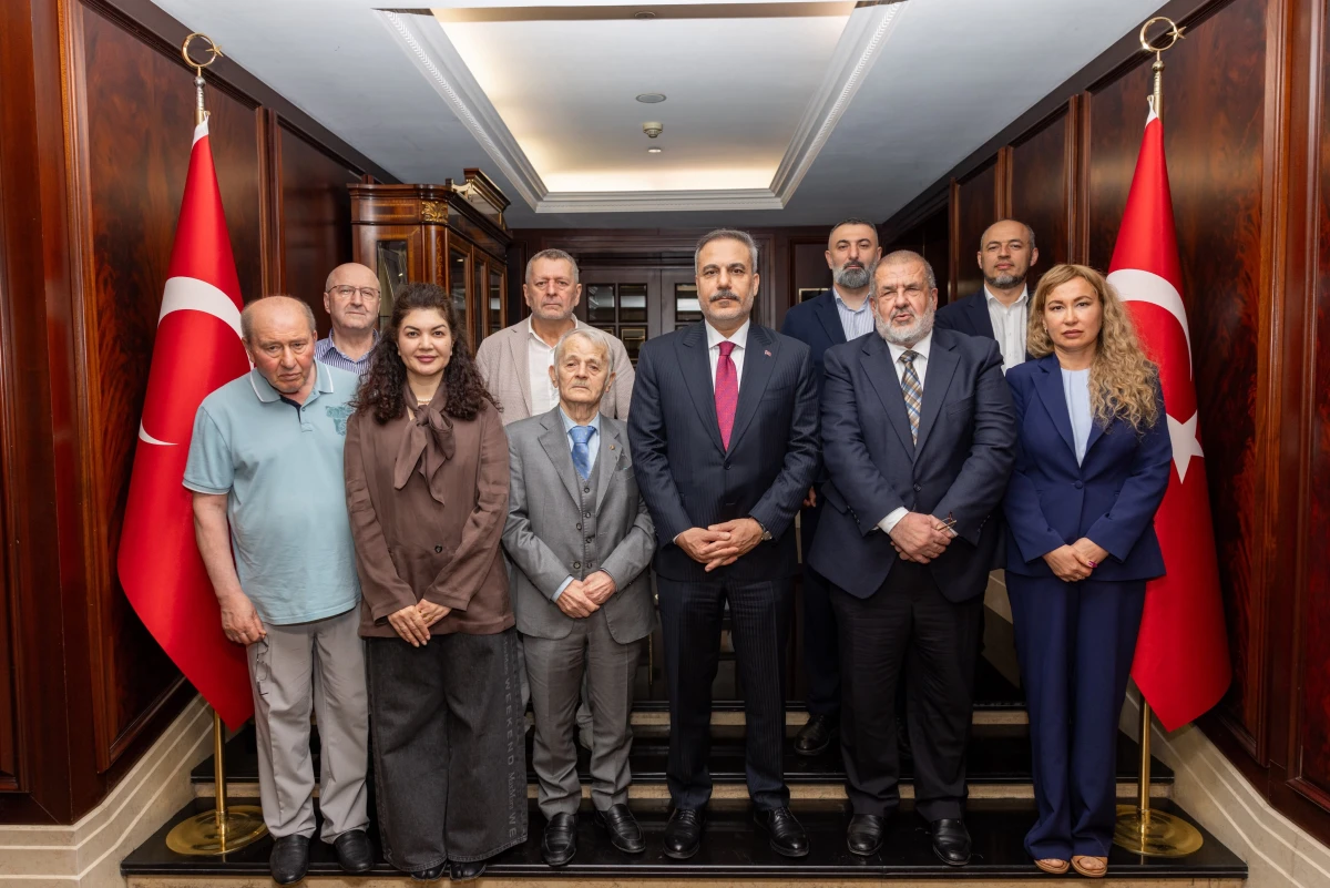 Hakan Fidan, Kiev’de Kırım Tatar liderleriyle haklar ve kimliği görüştü