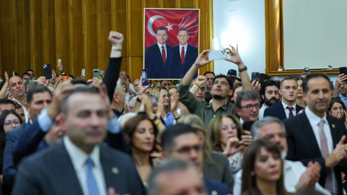 Özgür Özel yeni parti kararını açıkladı: Toplantıda 85 milletvekili