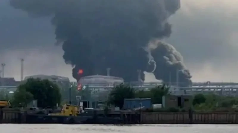 Ukrayna İHA’ları St. Petersburg petrol terminalini vurdu