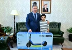 Vali Yılmaz şehit Eyüp Dereli’nin oğluna scooter sözünü tuttu