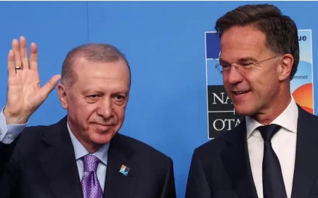 Rutte’den Ankara’da demokrasi mesajı ve Türkiye’ye savunma övgüsü