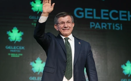 Davutoğlu’nun Gelecek Partisi 22 Ağustos’ta fesih kongresine gidiyor