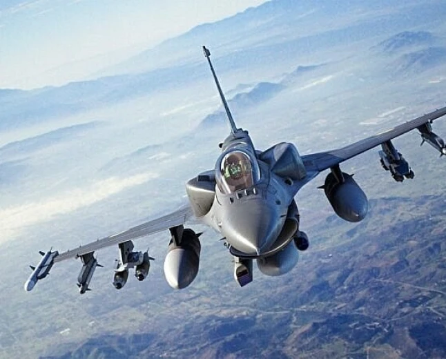 Ukrayna’da F-16 savaş görevi sırasında düştü: Pilot kurtuldu