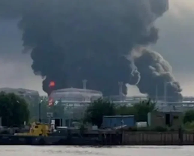 Ukrayna İHA’ları St. Petersburg petrol terminalini vurdu