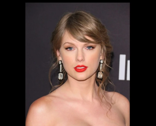 Taylor Swift kimdir: Müzik, servet, rekorlar ve Travis Kelce evliliği