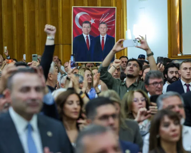 Özgür Özel yeni parti kararını açıkladı: Toplantıda 85 milletvekili