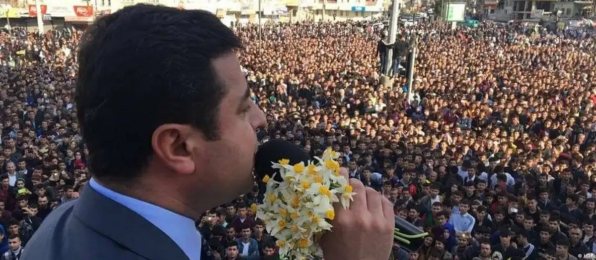 Çerçeve yasa Selahattin Demirtaş’a tahliye ve siyaset yolu açıyor mu?