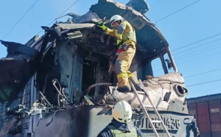 Rusya Odesa’da 340 kişinin bulunduğu yolcu trenini SİHA’yla vurdu