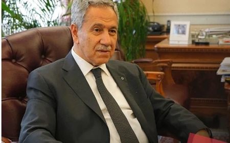 Arınç’tan parti siyasetinden çekilen Davutoğlu’na kapsamlı veda mesajı