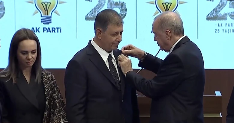 Cemil Tugay AK Parti’ye katıldı, Erdoğan’dan İzmir ve uzlaşı mesajı