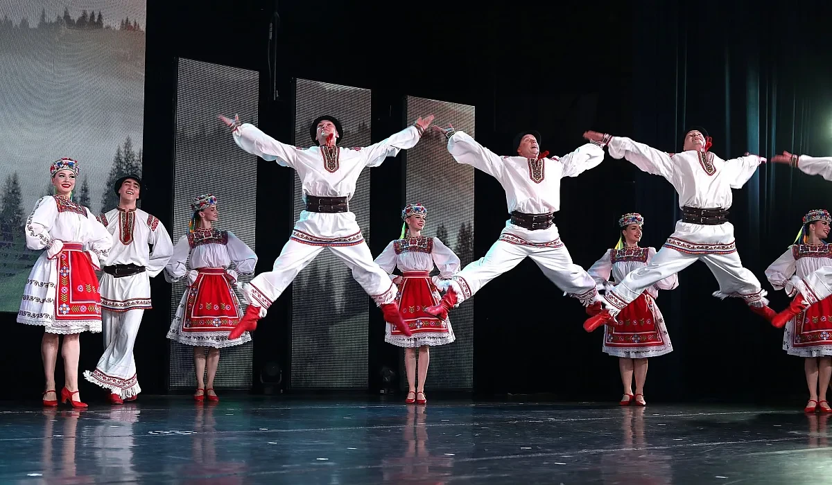 Ukrayna'da savaş ederken sahneler açık, Virsky Dans Topluluğu Mykolaiv’de