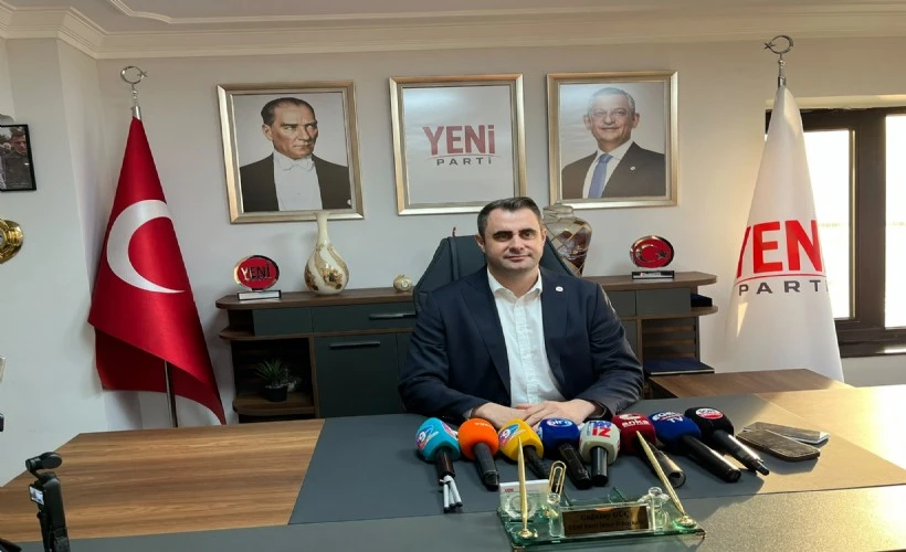 İzmir’de siyaset üretemediler, kendi kendilerine muhalefet ediyorlar