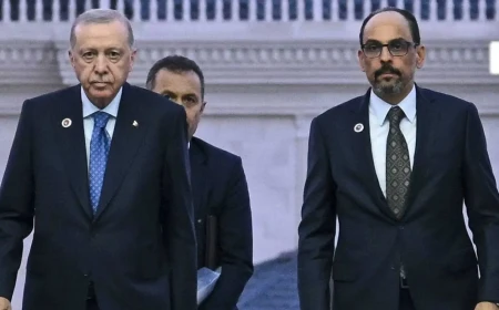 İbrahim Kalın yeni imajıyla dikkat çekti: Bişkek zirvesinde görüldü