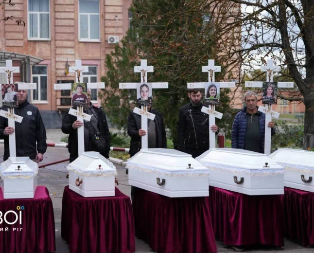  Rus saldırısında 10 üyesini yitiren Voronov ailesinde beş çocuğa veda
