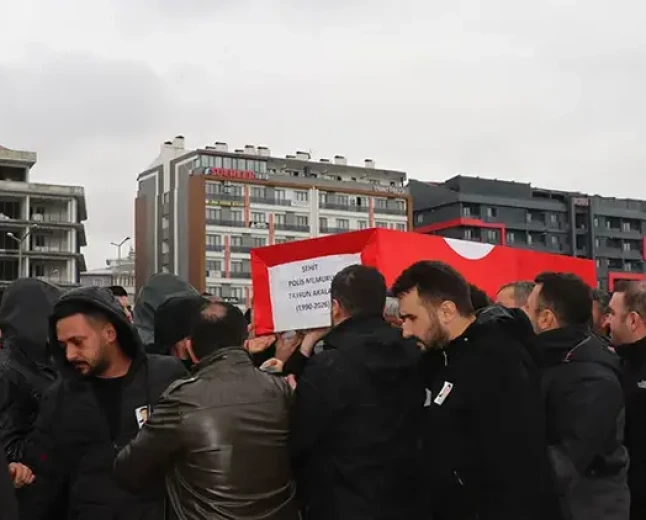 Şehit polis Tayfun Akalan’a Van’da düzenlenen resmî törenle veda edildi
